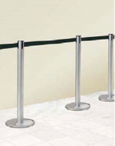 1448C Colonnina cromata segna percorso classic